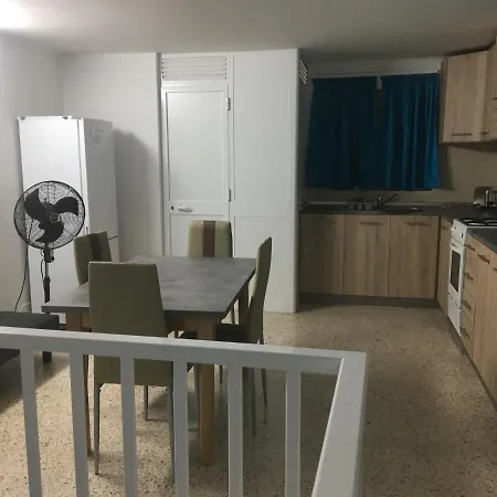 Apartament Bedroom With Shared Kicthen & Bathroom