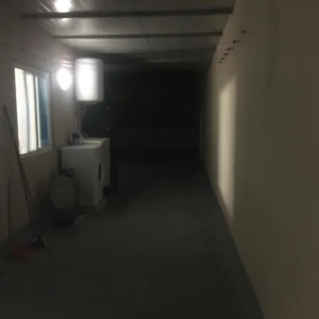 Bedroom With Shared Kicthen & Bathroom